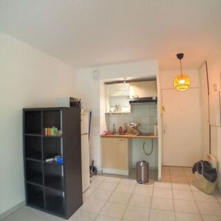  Appartement à louer 2 pièces 33 m²