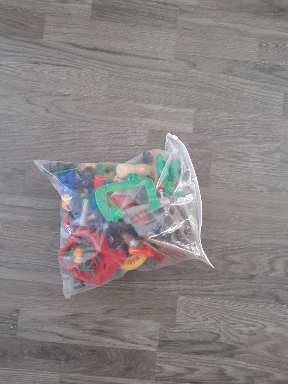 &Eacute;tabli avec ses outils Jeux / jouets