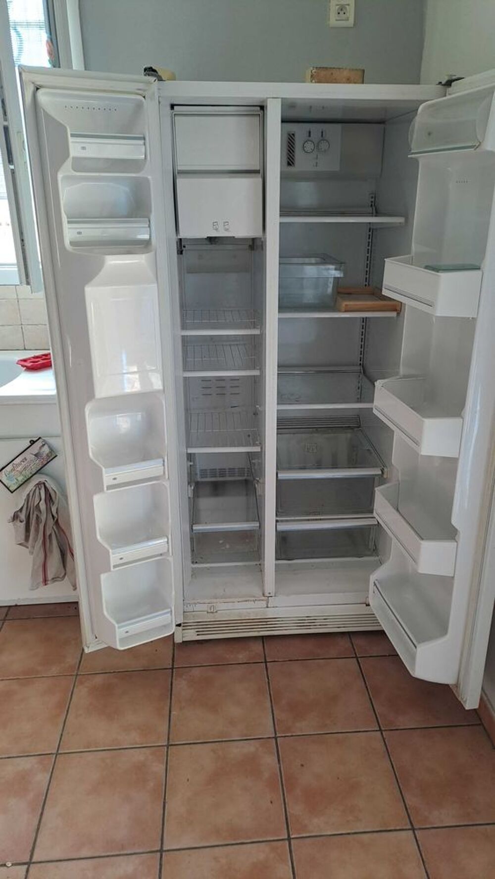 Frigo am&eacute;ricain, plaque &agrave; induction, s&egrave;che linge Electroménager