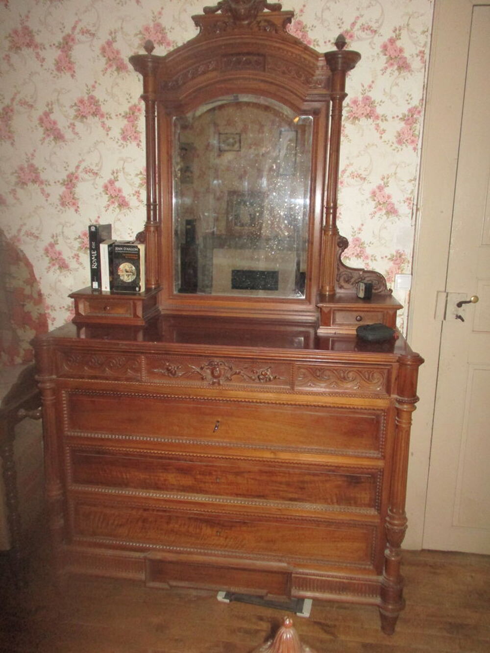 COMMODE EN NOYER Meubles