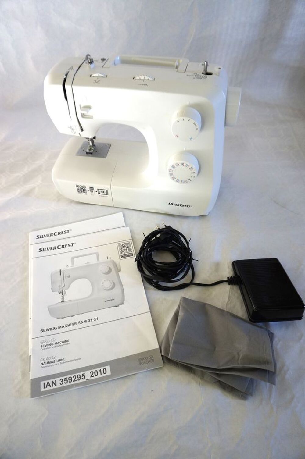 Une machine &agrave; coudre SilverCrest SNM 33 C1
Electromnager