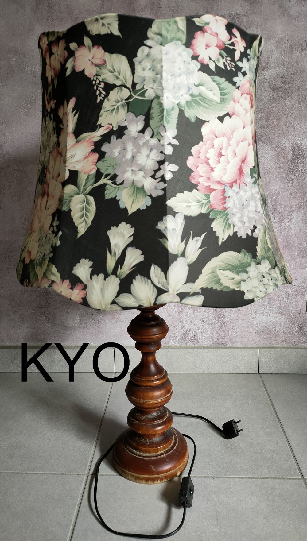 Grande Lampe &agrave; poser, abat-jour fleurs, bois tissu Décoration