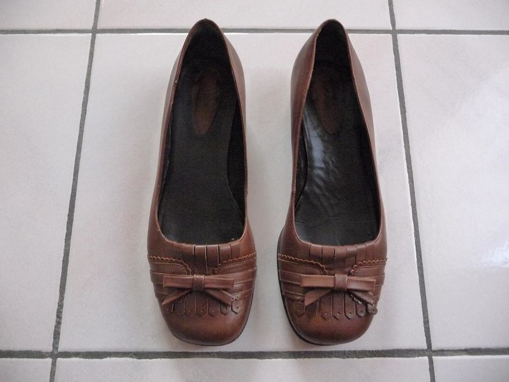 Ballerines marron T. 37 marque BOCAGE et sac de transport Chaussures