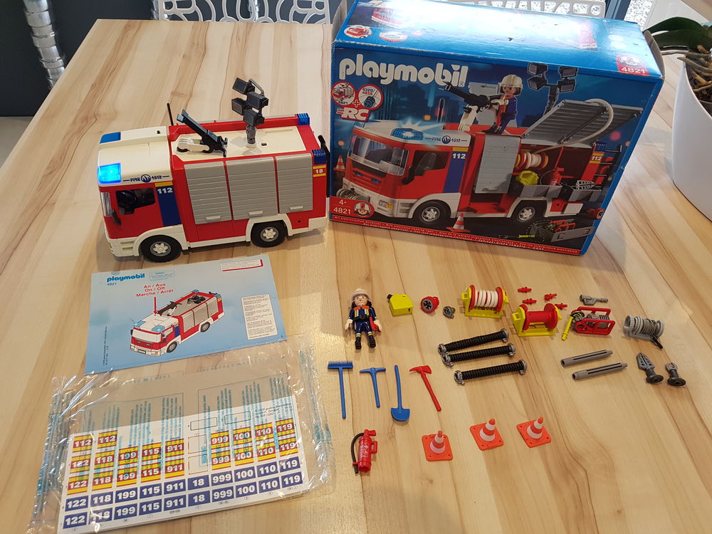 Bo&icirc;te playmobil camion pompier 4821 (ancien mod&egrave;le) Jeux / jouets