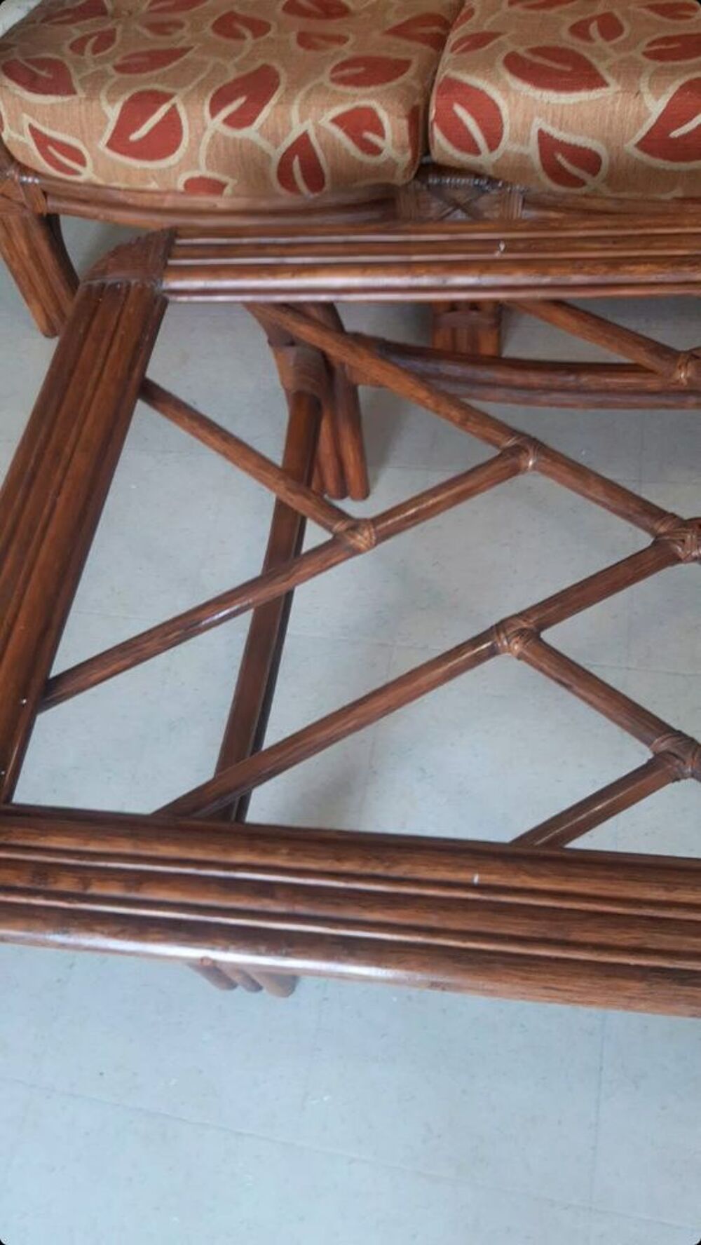 buffer,table a manger ,salon avec table ,2 matelas Meubles