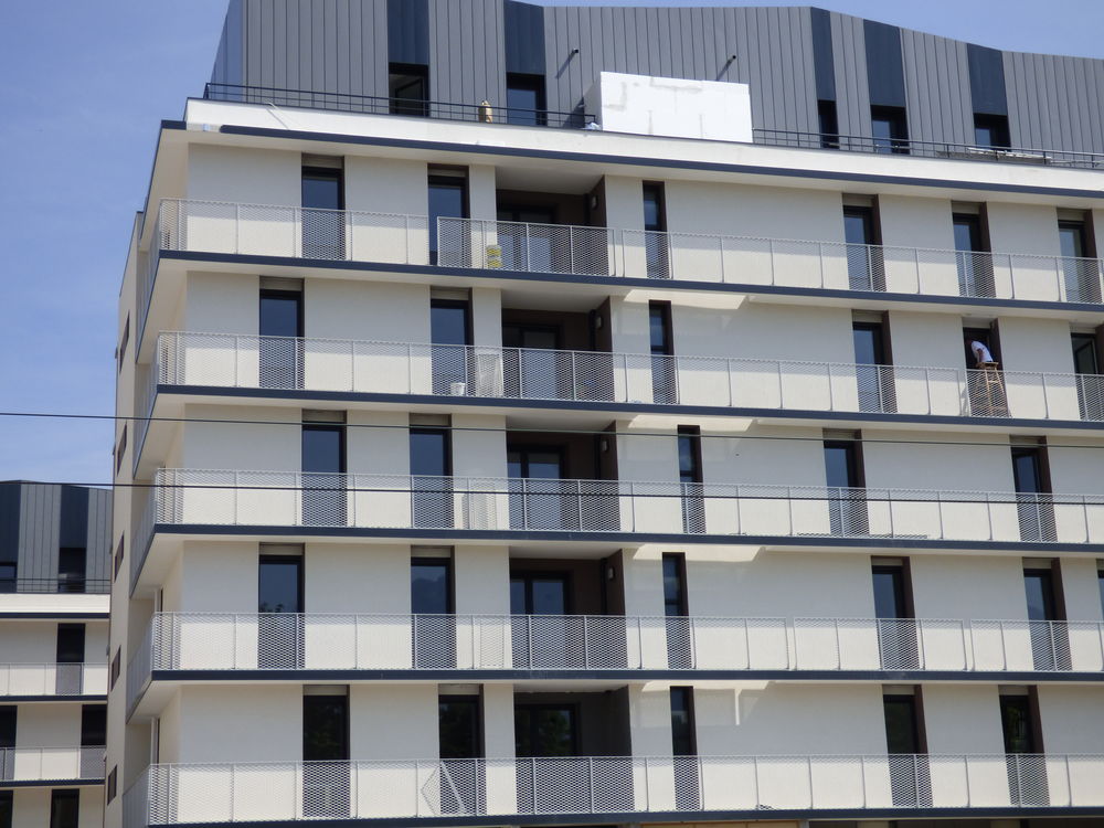 Location Appartement Appartement T2 récent de 43 m² grand garage  GRENOBLE Grenoble