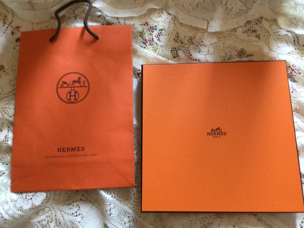 Authentique Bo&icirc;te &agrave; carr&eacute; Herm&egrave;s 