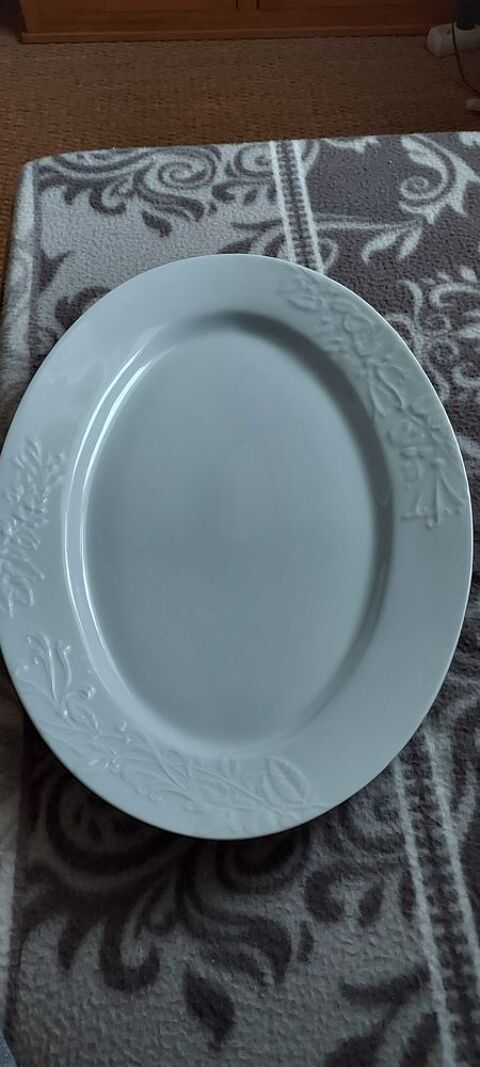 plat ovale porcelaine de Limoges Philippe Deshoulieres 25 Thonon-les-Bains (74)