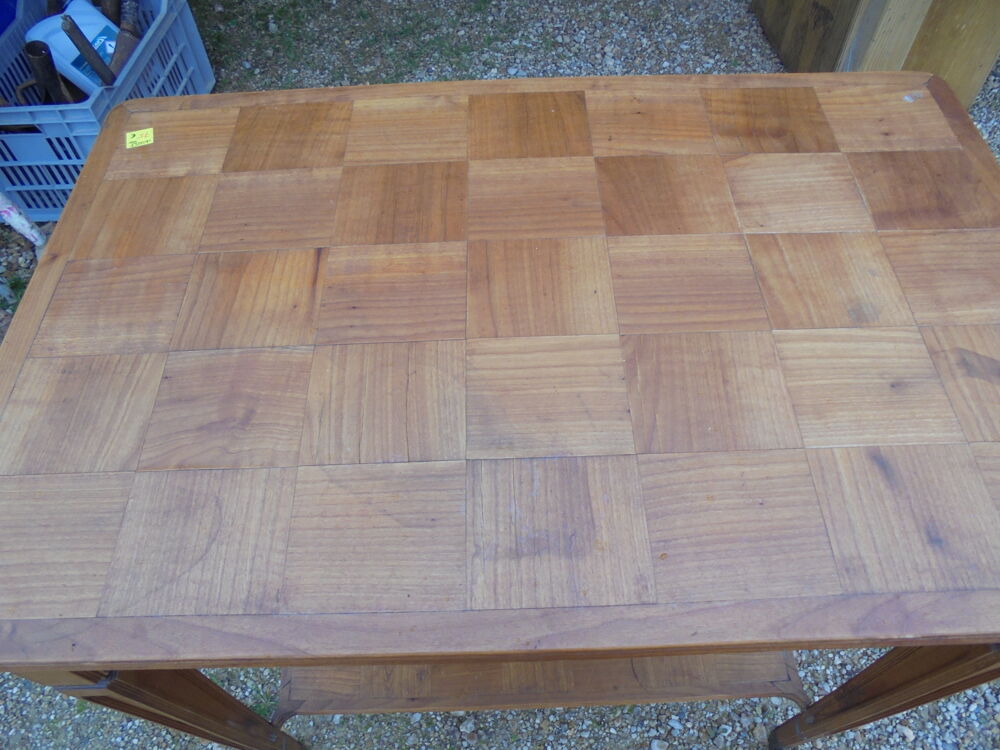 table marquet&eacute;e Meubles