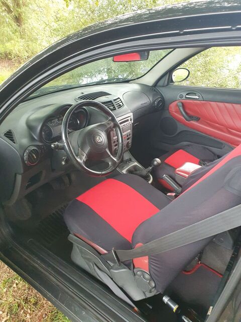 Alfa-romeo 147 Alfa Romeo  1.9 JTD - 115 Distinctive