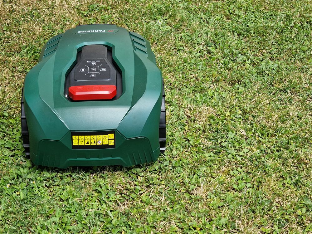 robot tondeuse 
Jardin