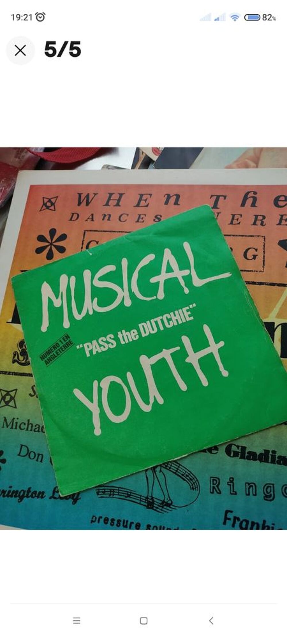 Vinyl ROOTS DANCE HALL.
CD et vinyles
