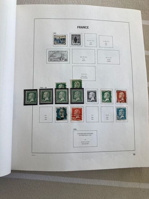 ALBUM DE TIMBRES FRANVCE 200 Lissieu (69)