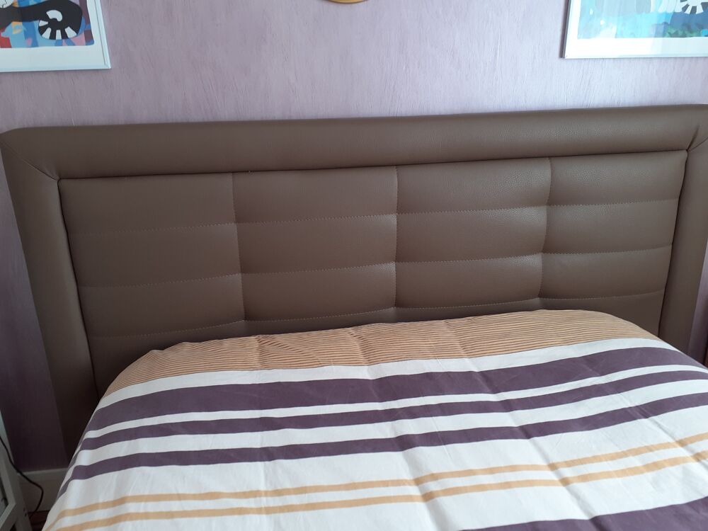 T&ecirc;te de lit en simili-cuir marron chocolat, matelass&eacute;e Meubles