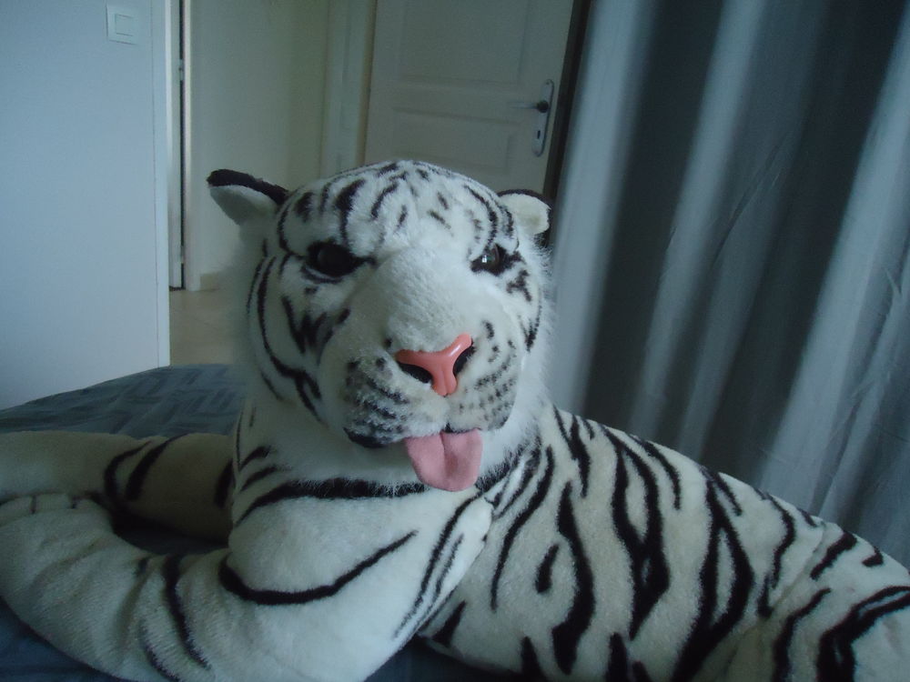 Belle peluche tigre GLOBUS CE en TBE
Jeux / jouets