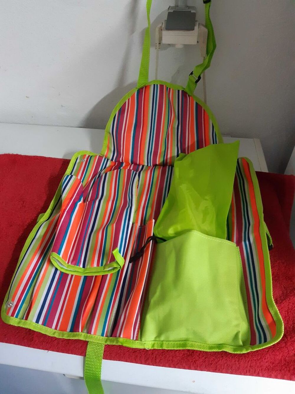 Tablier barbecue avec ses ustensiles Neuf Jardin