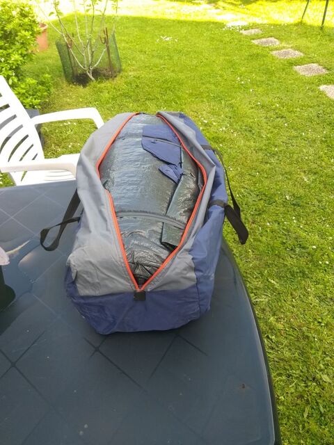 Tente de 9 places neuve. 100 Ris-Orangis (91)