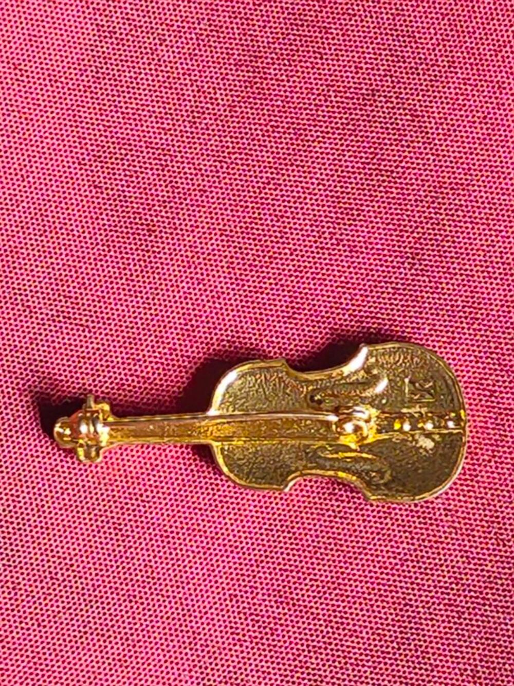 Broche en forme de violon Bijoux et montres