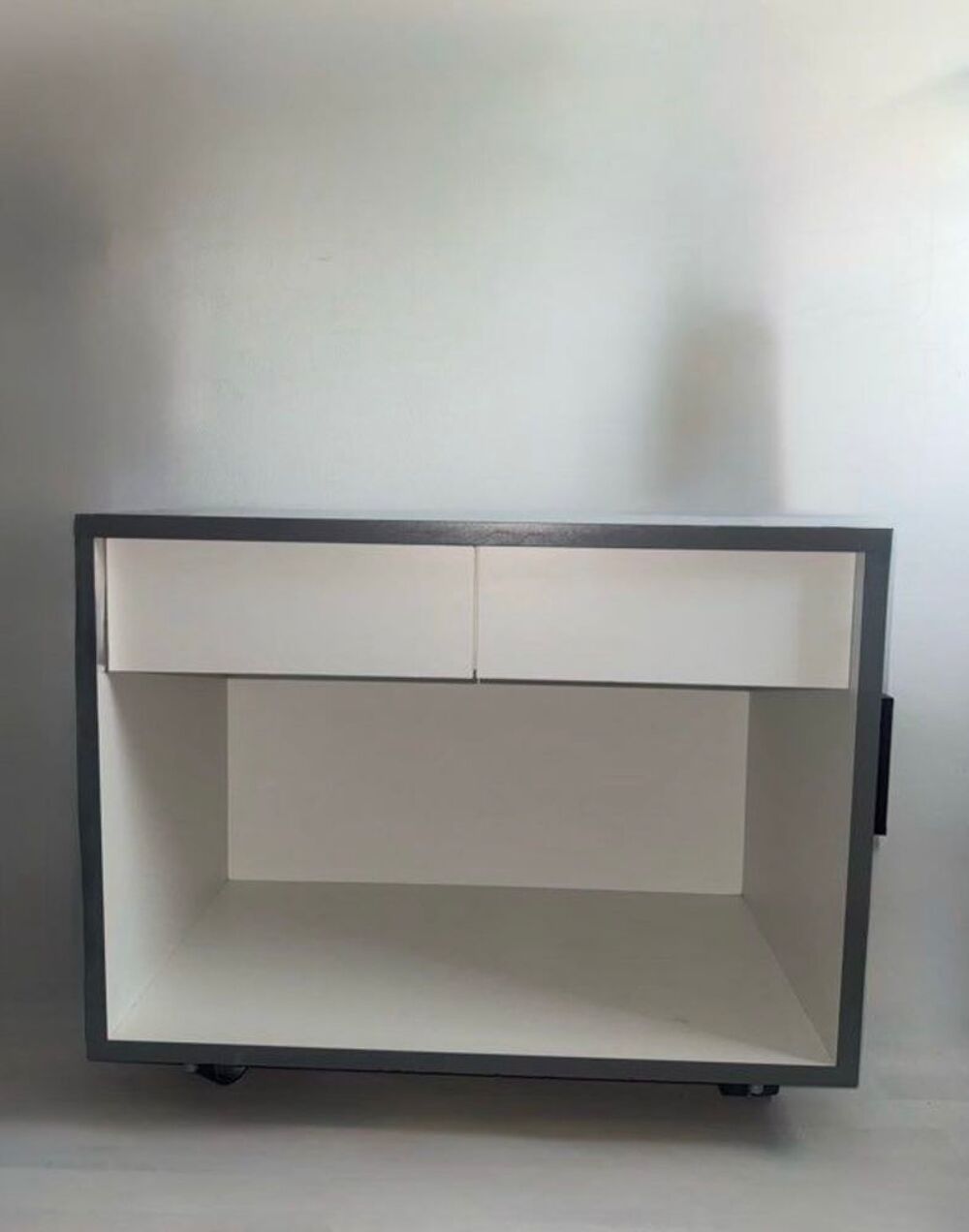 bureau blanc avec roulettes et tiroirs Meubles