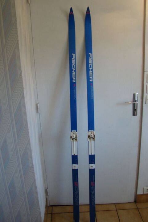 Skis de fond FISCHER Crown 180 cm  
50 Gargenville (78)