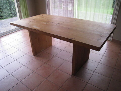 Table pin de Scandinavie massif 6 personnes 219 Vinay (38)