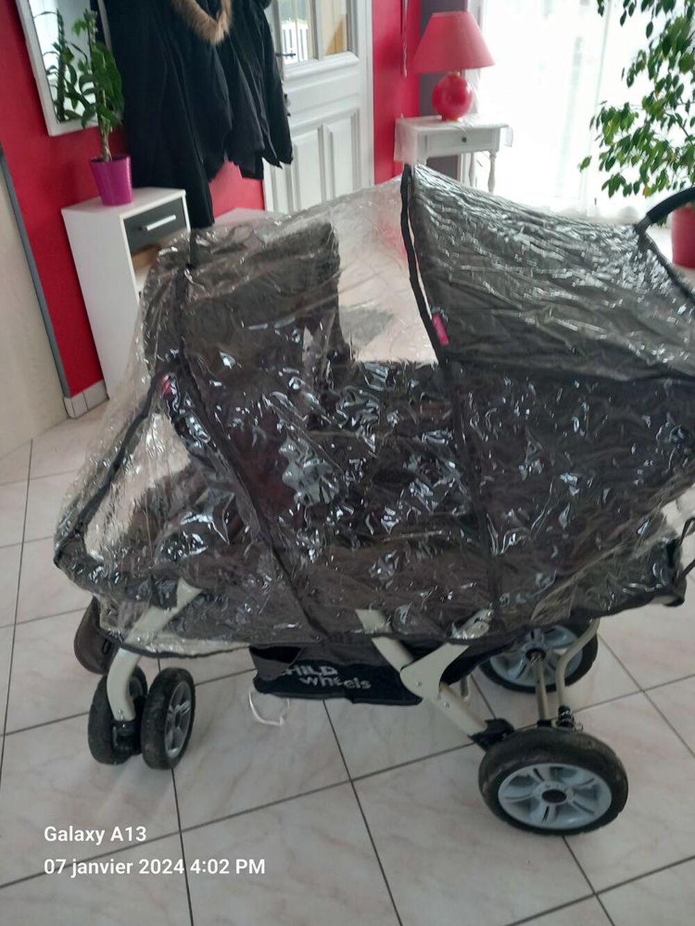Poussette quadruple Puériculture