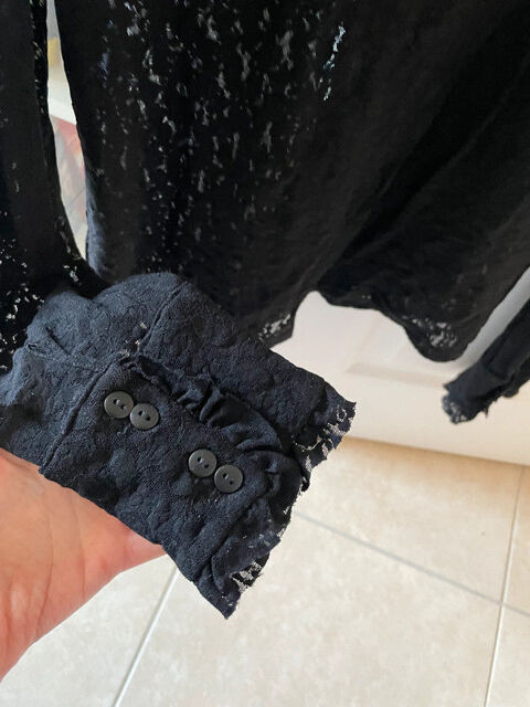 Chemisier dentelle noire
15 Troyes (10)