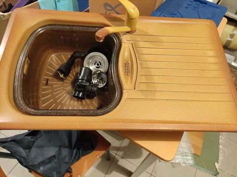 evier couleur a encastrer avec mitigeur...
tres bon etat...
37 Armenti�res (59)