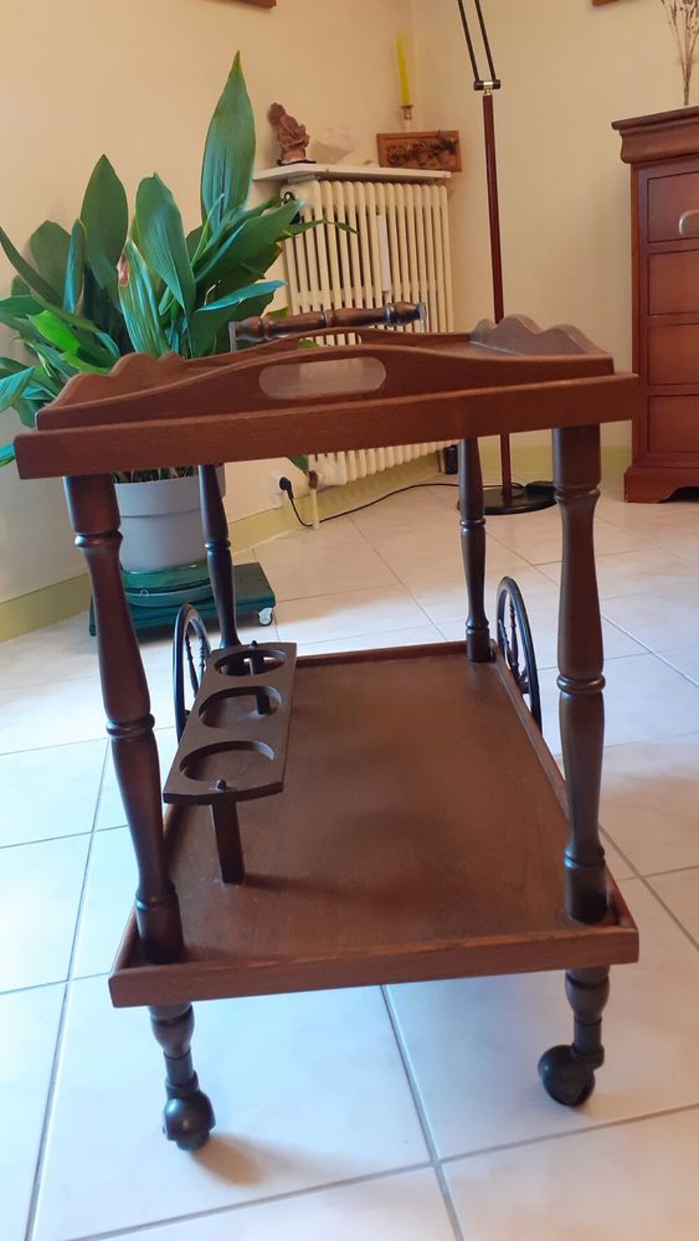Desserte sur Roues en Bois Fonc&eacute; avec Porte-Bouteilles Meubles
