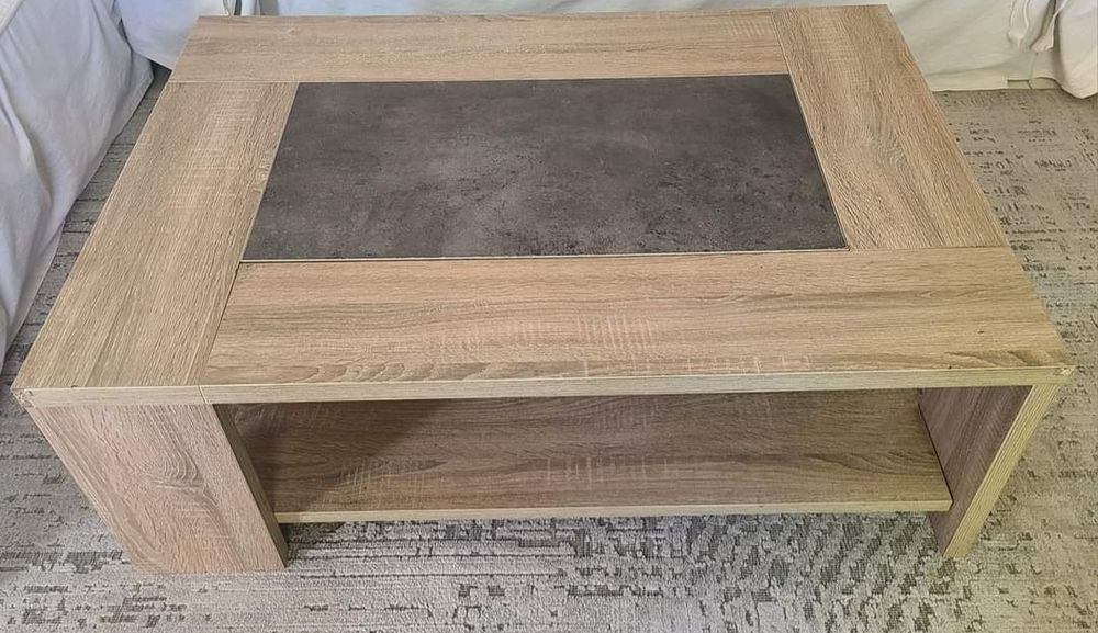 Table &agrave; manger et table basse Meubles