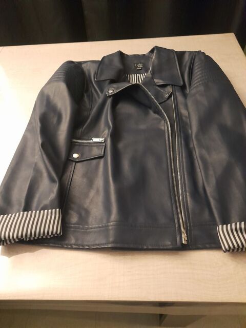 blouson noir 15 Vaugneray (69)