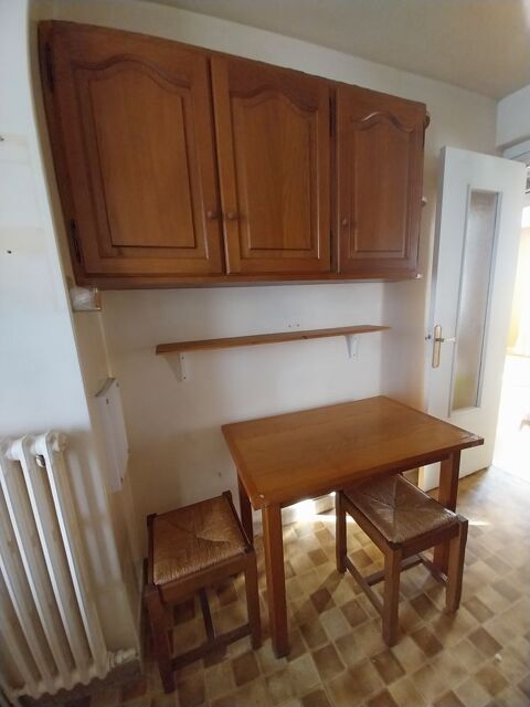 meubles de cuisine et table en ch�ne + 2 tabourets 149 Noisy-le-Sec (93)