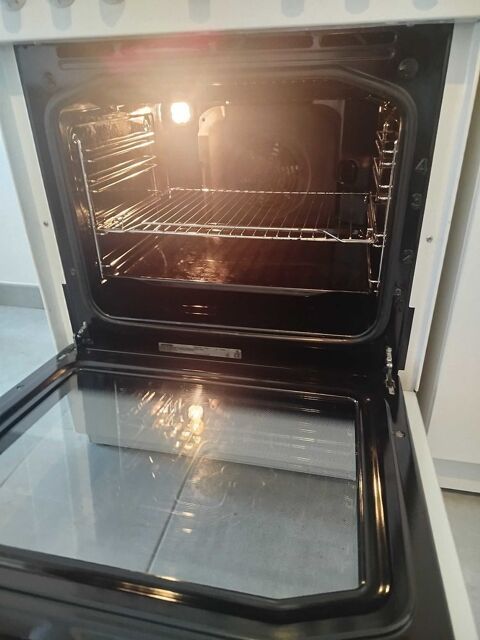 cuisini�re �lectrique vitroc�ramique Gorenje 120 Ch�teaurenard (13)