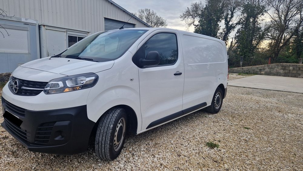 Vivaro VIVARO FGN L2 1.5 DIESEL 120 CH PACK BUSINESS 2021 occasion 17290 Thair&eacute;