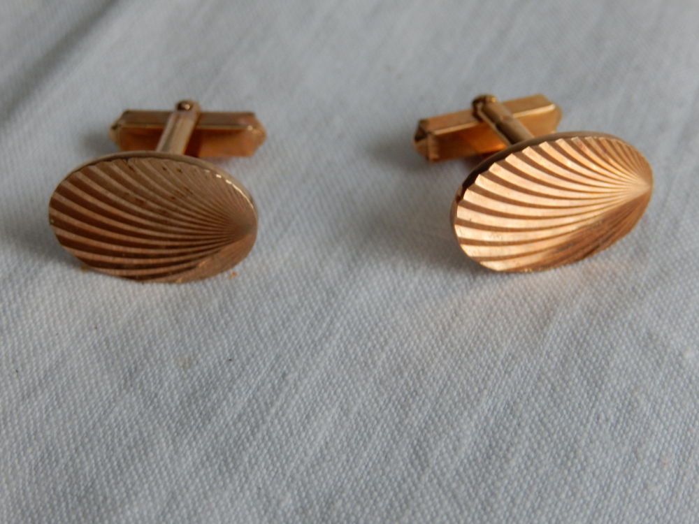 LOT 4 ANCIENS BOUTONS DE MANCHETTES PLAQUES OR 50' 