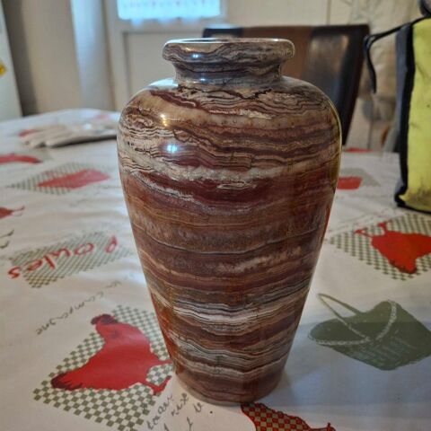 vase en marbre 100 Clessy (71)