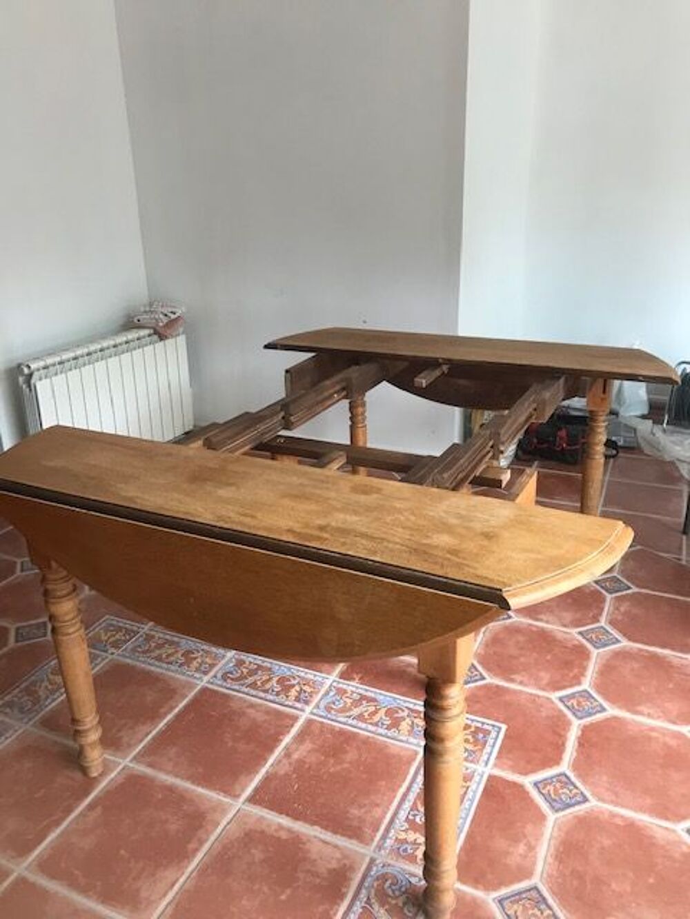 belle table &eacute;b&eacute;niste en ch&ecirc;ne massif modulable en taille Meubles