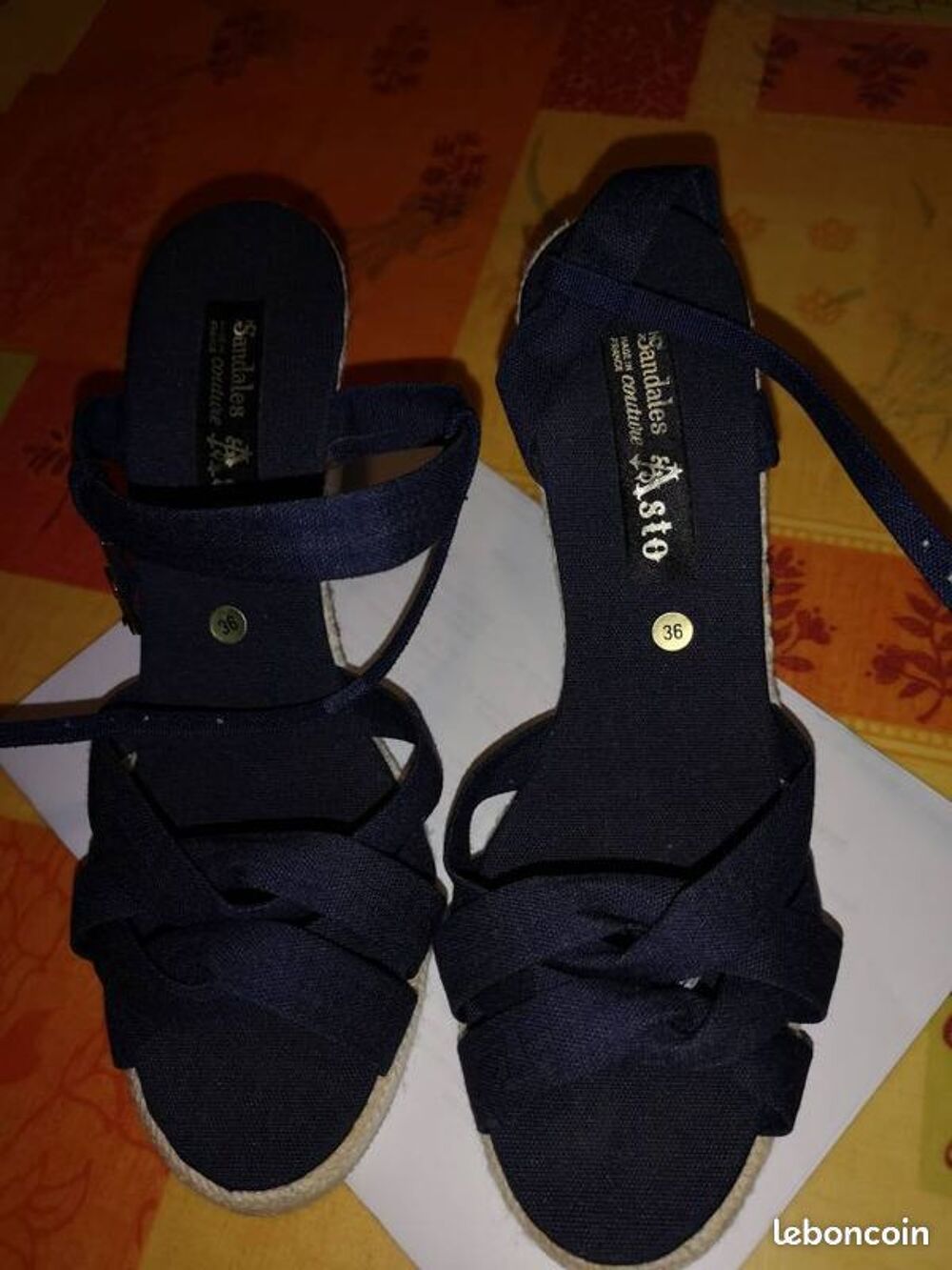 CHAUSSURES FEMME - COMPENSEES - NEUVES Chaussures