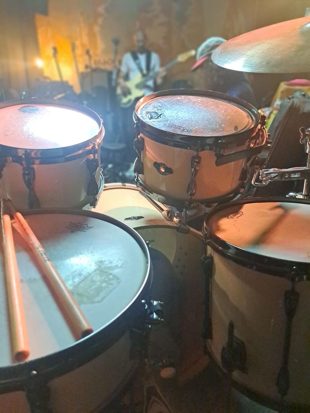 Batterie TAMA Superstar Hyperdrive 6 f&ucirc;ts Sugar White Instruments de musique