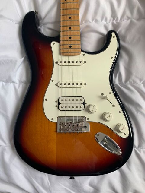 FENDER Stratocaster Player HSS  600 Montady (34)