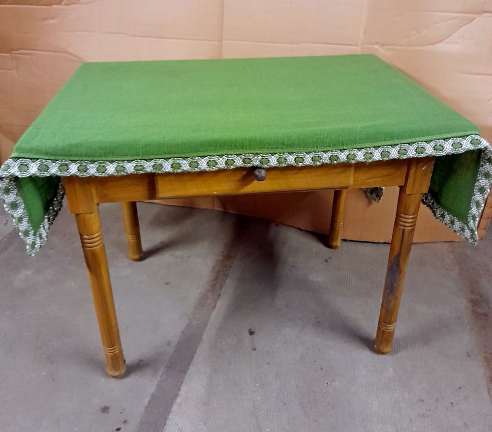 Plusieurs tables Meubles