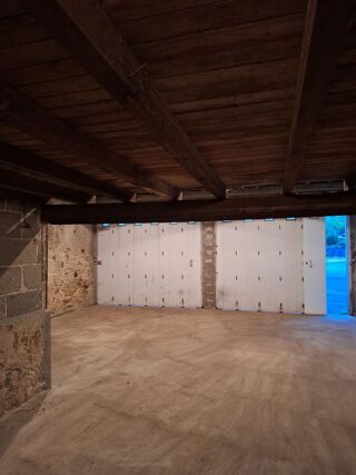  Parking / Garage à louer 35 m²