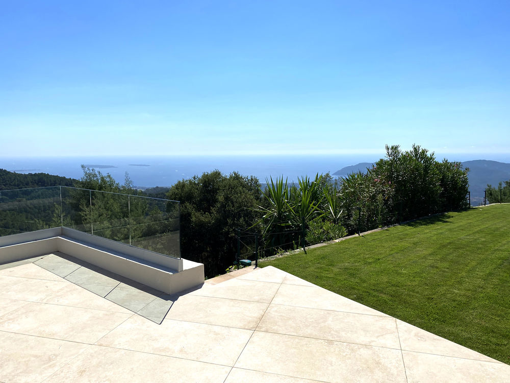 Vente Villa Mandelieu-la-Napoule  Villa 350 m²  Vue mer panoramique Mandelieu-la-napoule