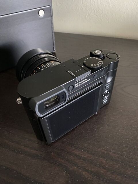 Leica Q3 2600 Amblon (01)
