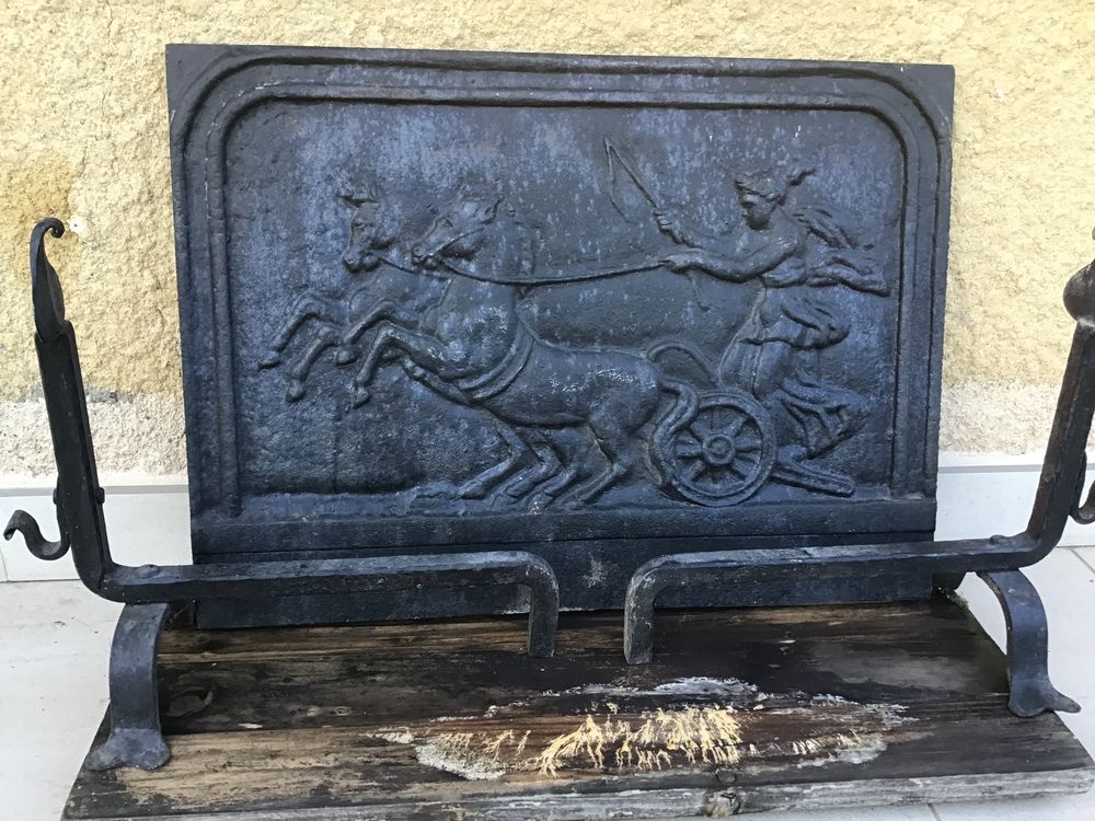 Plaque de chemin&eacute;e + 2 chenets en fonte Bricolage
