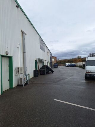  Parking / Garage � louer 119 m�