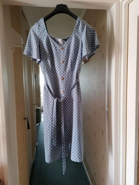 Robe  pois bleue 6 Jury (57)