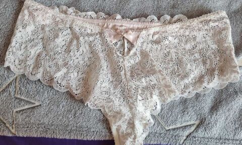 Shorty Brigitte Bardot taille 46 35 Oullins (69)