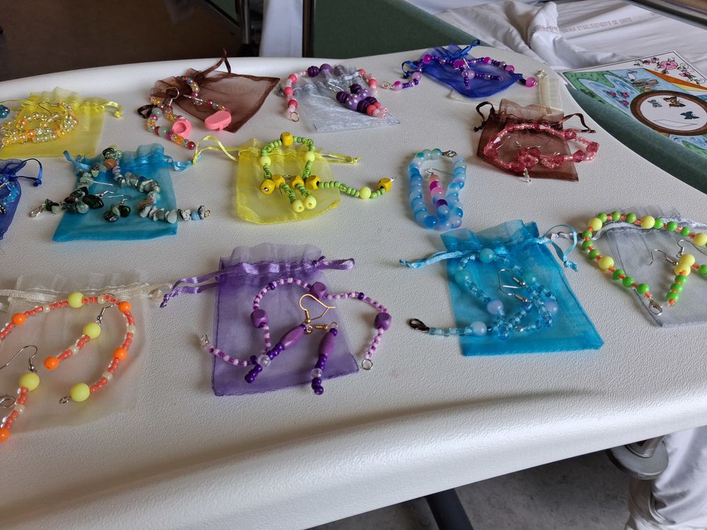 Ensembles boucles et bracelet assortis Bijoux et montres