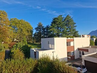  Appartement à louer 4 pièces 90 m²